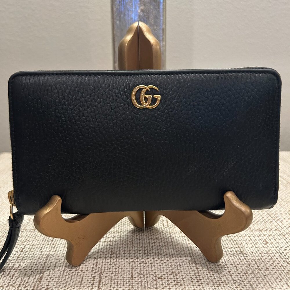 Authentic GUCCI GG Logo Zip Around Long Leather Wallet w/Gold Hardware - Picture 2 of 11